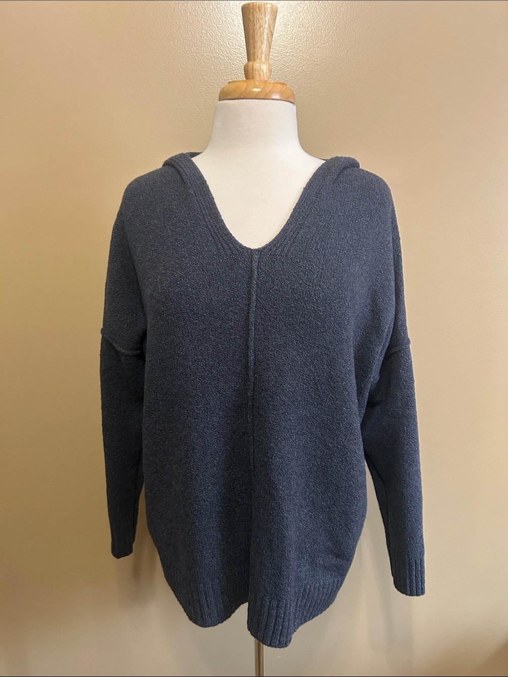 Cozy V-Neck Hooded Sweater in Dark Navy